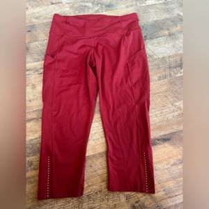 Lululemon fast and free crop II 19” dark sport red - size 10 - no piling